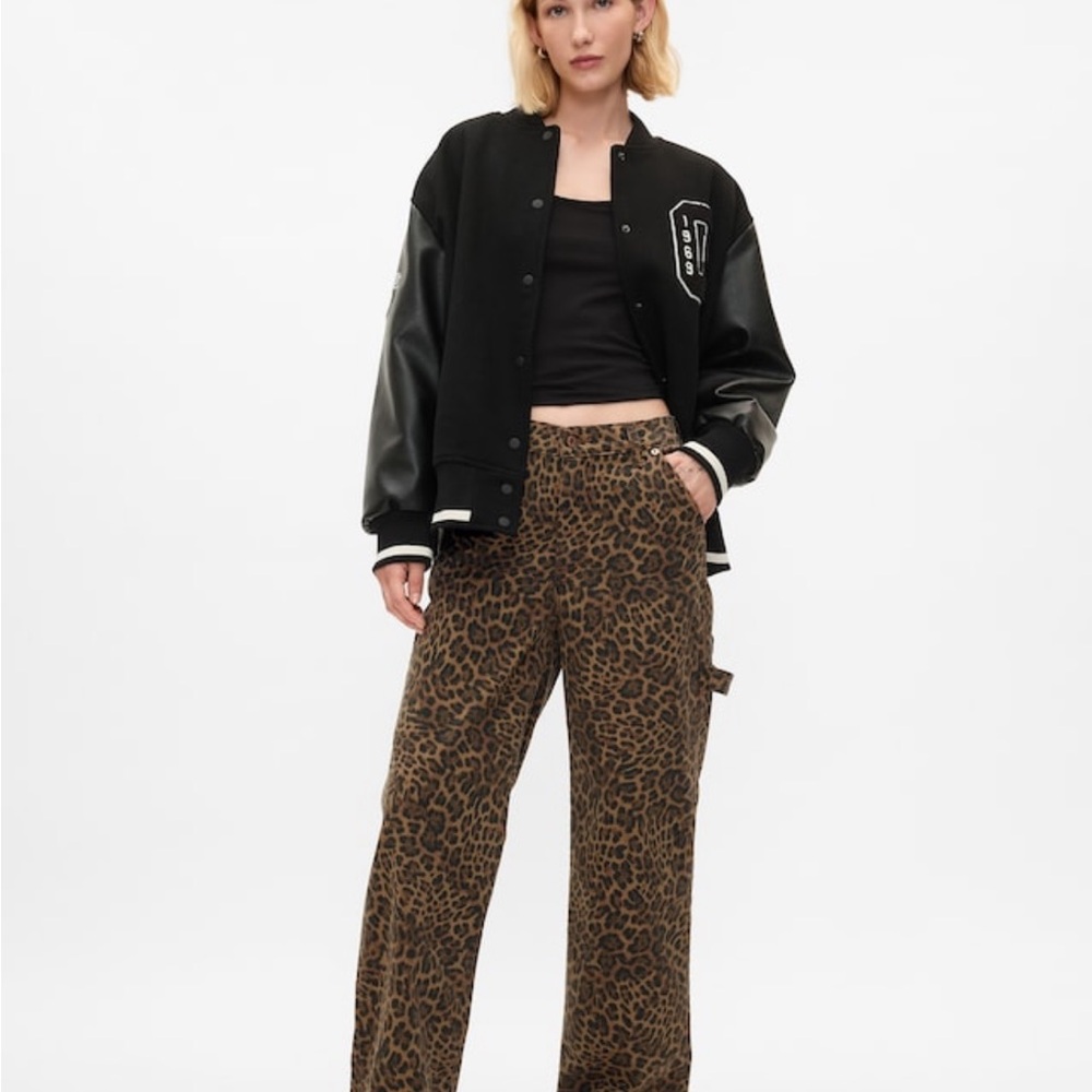 Mid rise 90s cheetah cargo pants
